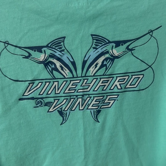 Vineyard Vines Boys size XL long sleeve T-shirt w/graphic on sleeve - Picture 6 of 7